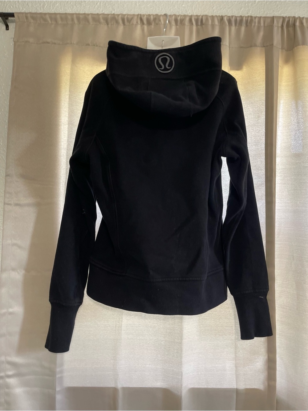 lululemon athletica Scuba Hoodie. Black Full-Zip Hooded Jacket VGUC size 8/M - Picture 2 of 6